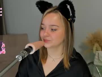 girl
        melissabowen cam image #197372