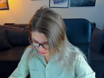girl
        lisa_roses cam image #40257