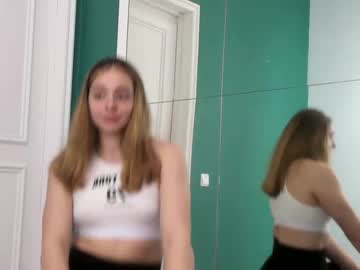 girl
        ericamoore__ cam image #74902