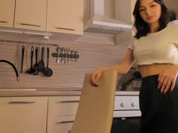 girl
        aimeerogers cam image #71049