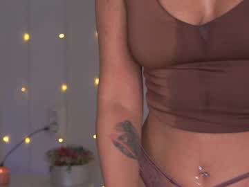 girl
        artease cam image #23068