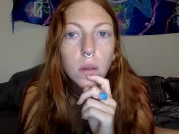 girl Free Sex Cam Chat with slimthiccredhead