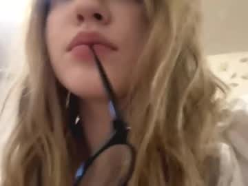 girl
        dawnbluett cam image #251503