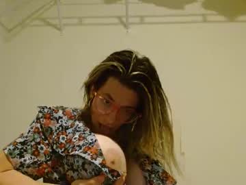 girl
        naomi_reah cam image #127836
