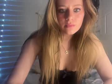 girl
        drewrose24 cam image #239280