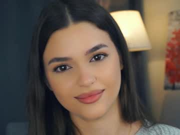 girl
        zarabeamer cam image #258437