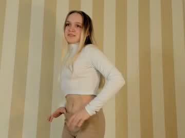 girl
        julydean cam image #83679