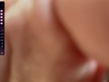 girl
        cute_shine_babe cam image #108496