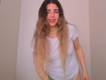 girl
        emmycrystal_ cam image #166766