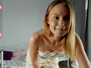 girl
        shinelotus cam image #263164