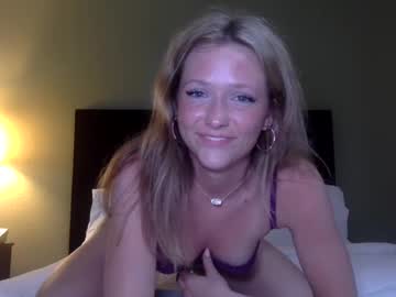 girl
        babyandreaaa cam image #247239