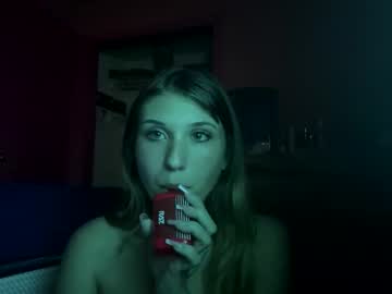 girl
        trapbaby22 cam image #240851