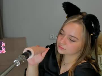 girl
        melissabowen cam image #197358