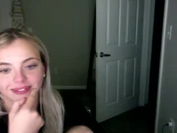 girl
        gracieparker cam image #130981