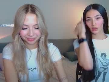 girl
        silk_angell cam image #210542