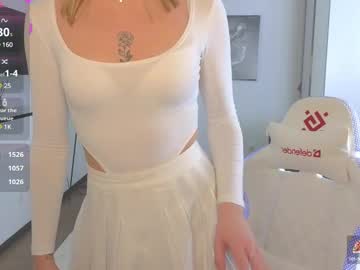 girl
        adri_novella cam image #248301