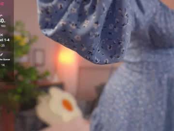 girl
        reeenae cam image #245766