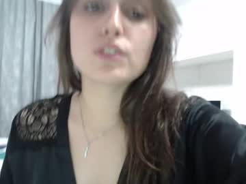 girl
        me_lissa_sun cam image #112372