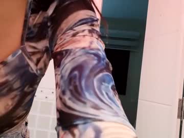 girl
        yourbonie cam image #68405