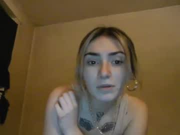 girl
        demiibear cam image #83841