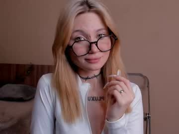 girl
        new_aliceworld cam image #144805