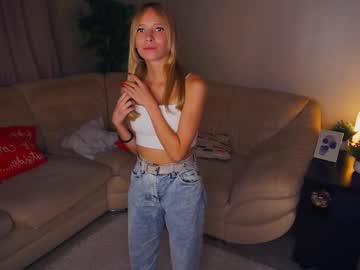 girl
        shelleybuss cam image #195016