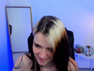 girl
        ray_fostter cam image #141639