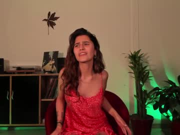 girl
        marmuse cam image #101976