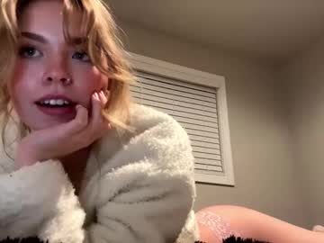 girl
        madeline_fine cam image #222234