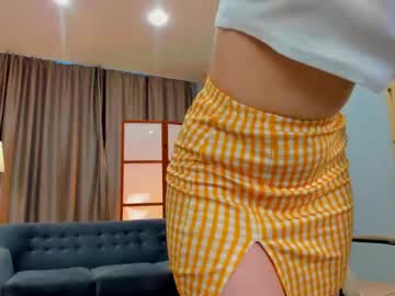 girl
        chloe_weaver cam image #38371