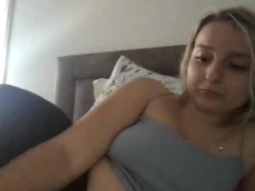girl
        lilchloelovee cam image #172548
