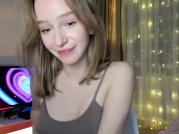 girl
        happiness_s cam image #134393