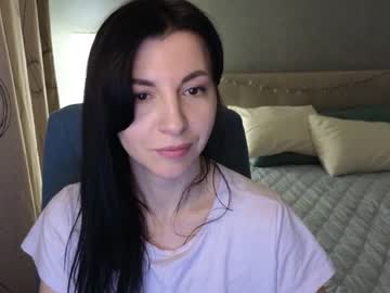 girl
        mary_love16 cam image #151463