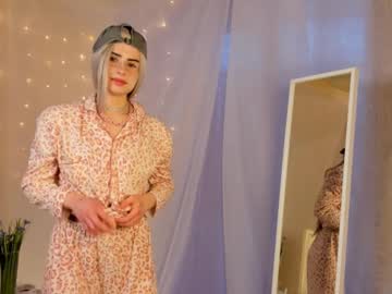girl
        peggy_blonde cam image #179223