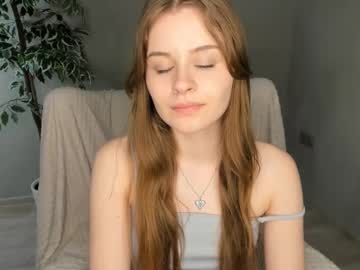 girl
        linettegrandon cam image #237494