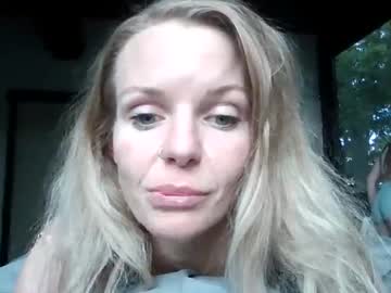 girl
        carinablair777 cam image #185649