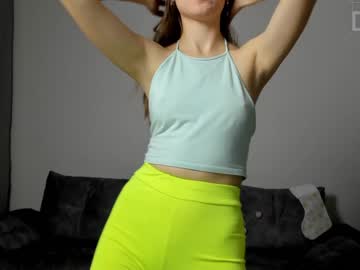 girl
        bella_shoks cam image #48177