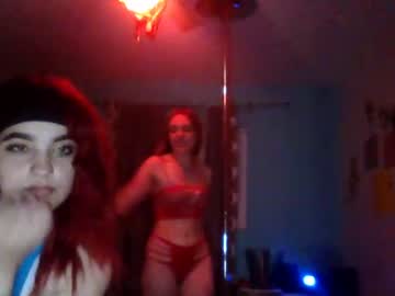 couple
        lilred_69 cam image #92623