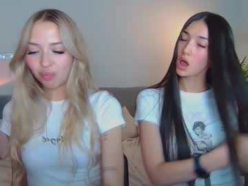 girl
        silk_angell cam image #210546