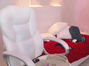 girl
        celeste_1220 cam image #10146