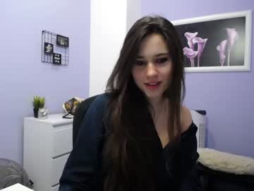 girl
        camille_iam cam image #45621