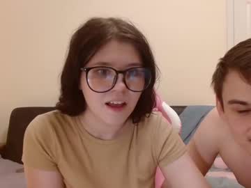 couple
        dianaandoliver cam image #157773