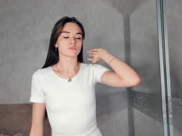 girl
        jinny_garland cam image #218678