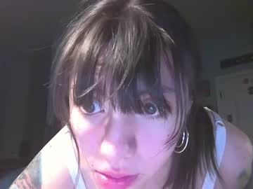 girl
        zraycalling cam image #171106