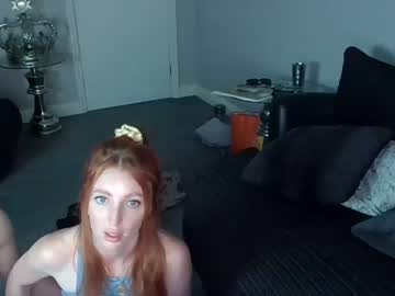 couple
        red_firesquirt cam image #89513