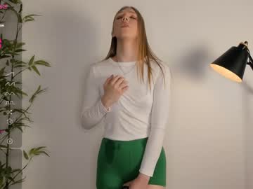 girl
        maecurson cam image #155040