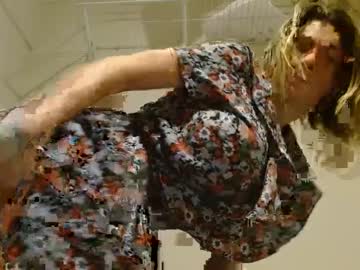 girl
        naomi_reah cam image #127824