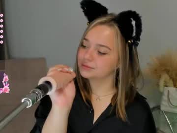 girl
        melissabowen cam image #197377