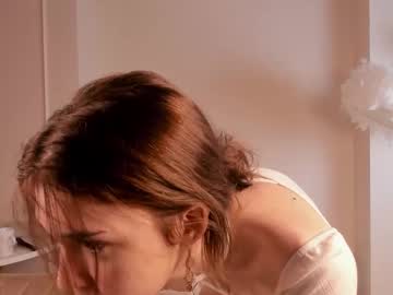 girl
        sasasnow cam image #182701