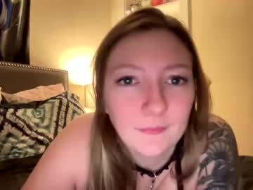 girl
        kittygirl9723 cam image #75527